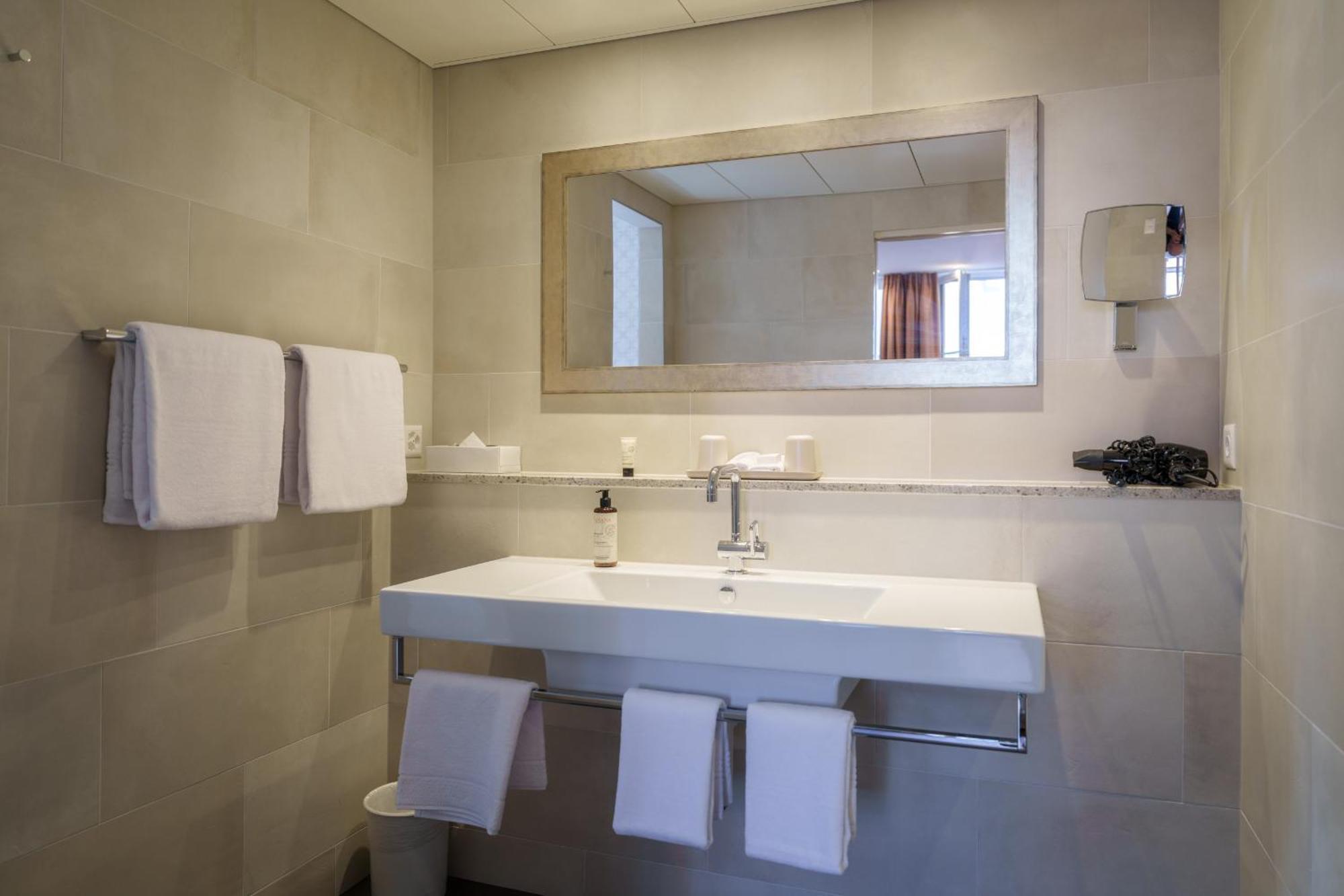 Hotel Schweizerhof Basel Ngoại thất bức ảnh