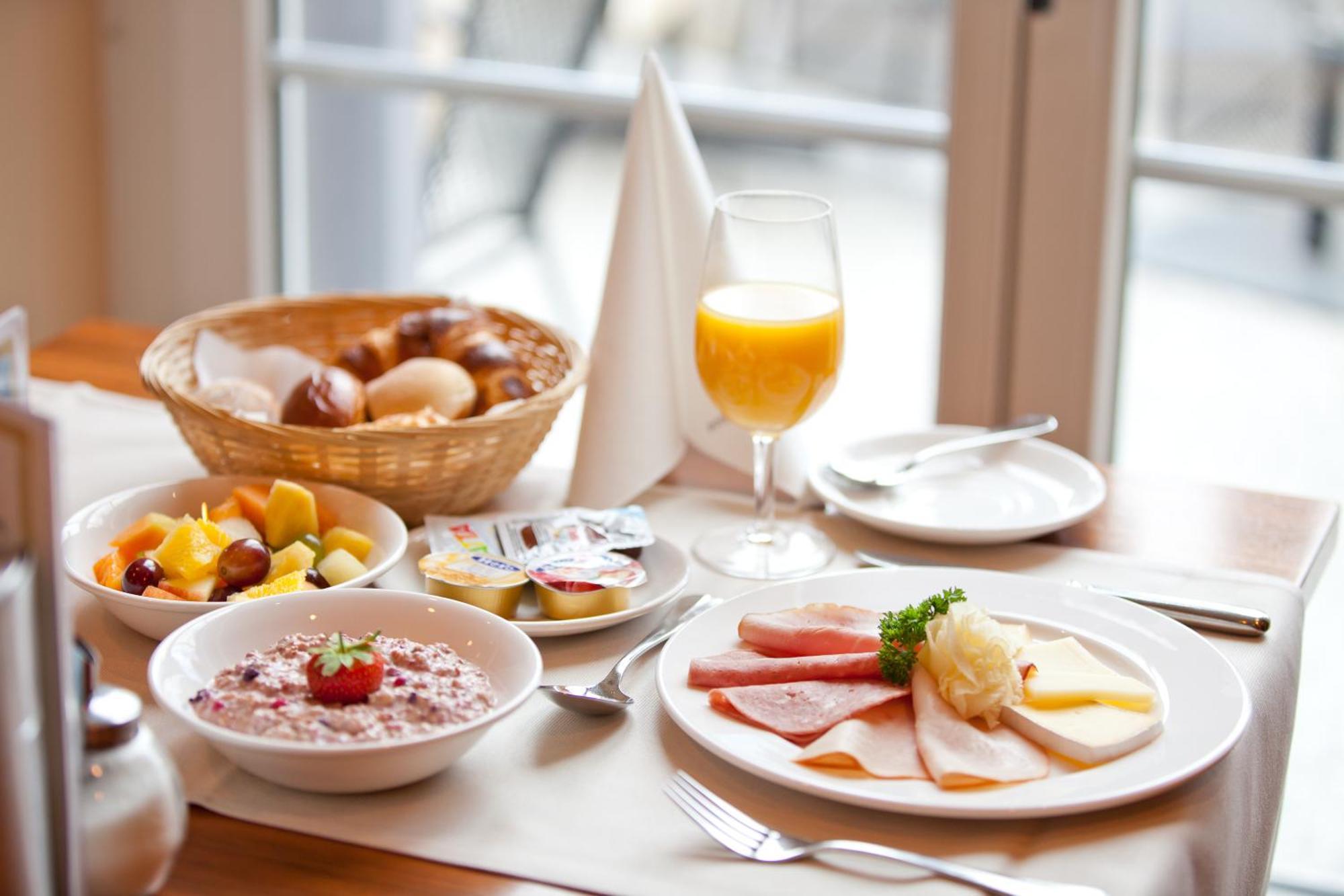 Hotel Schweizerhof Basel Ngoại thất bức ảnh
