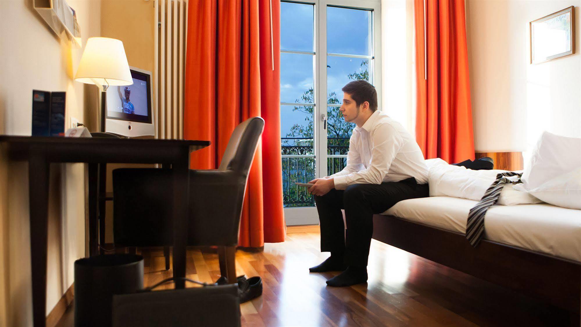 Hotel Schweizerhof Basel Ngoại thất bức ảnh